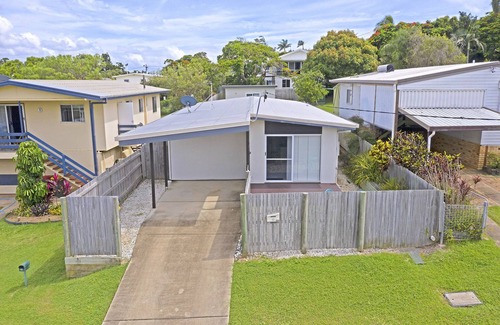 Cooee Bay House | POPLAR COOEE BAY BEACH HOUSE