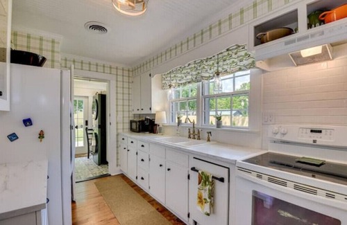 Aiken House | Poplar Cottage, near Bruce’s field, Horse District .