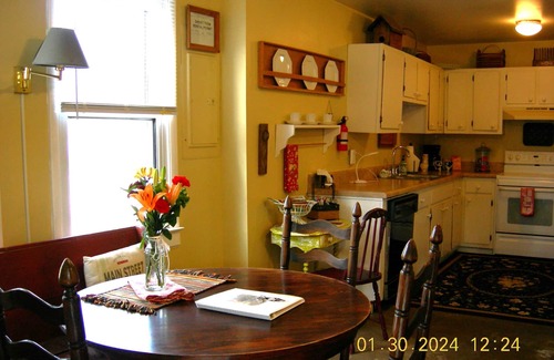 Bellevue House | Poplar Hollow Barn
