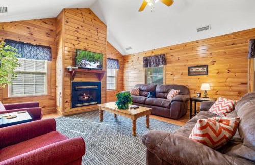 Pigeon Forge Apartment | Poplar Point Condo Unit 12B