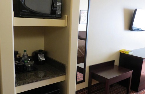 Stoughton Hotel | Poplar Tree Inn