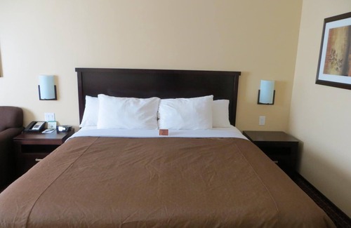 Stoughton Hotel | Poplar Tree Inn