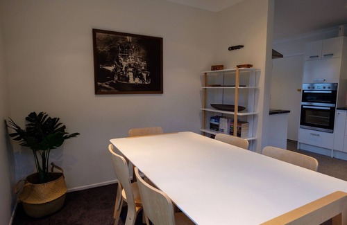 Omori House | Poppa's Place: Safe & secluded, close to Lake Taupo & Tongariro