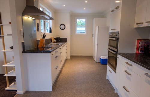 Omori House | Poppa's Place: Safe & secluded, close to Lake Taupo & Tongariro