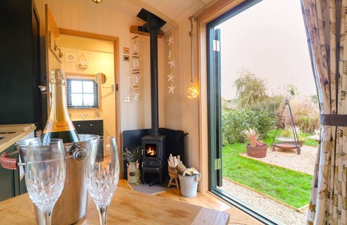 Redmile Cottage | Poppie's Shepherds Hut at Shepherds Lodge