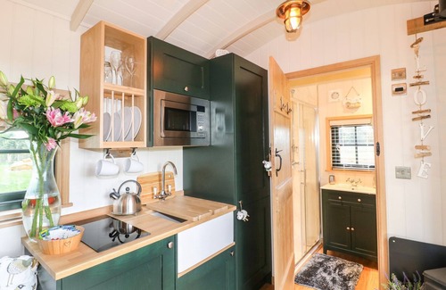 Redmile Cottage | Poppie's Shepherds Hut at Shepherds Lodge