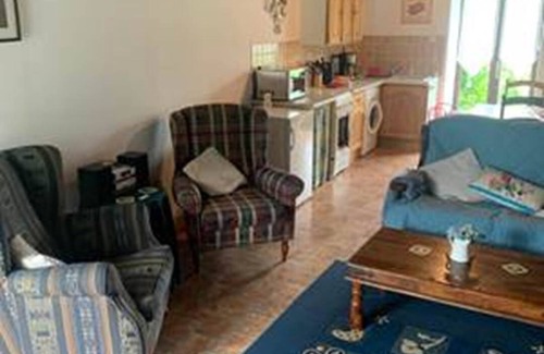 Cheniers House | Poppies - 2 bedroom Gîte nestled in the fabulous Creuse countryside