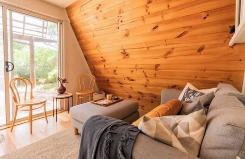 Great Bay House | Poppies homely retreat