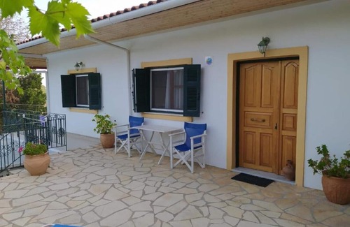 Longos House | Poppy Apartment I (1-bedroom apartment)