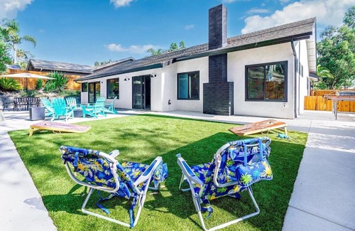 Spinnaker Hill House | Poppy Cottage Open Floor Plan Modern Luxury