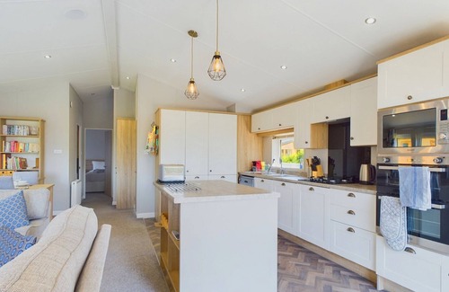 Ryde House | Poppy Lodge perfect for Bird Watching & Stargazing