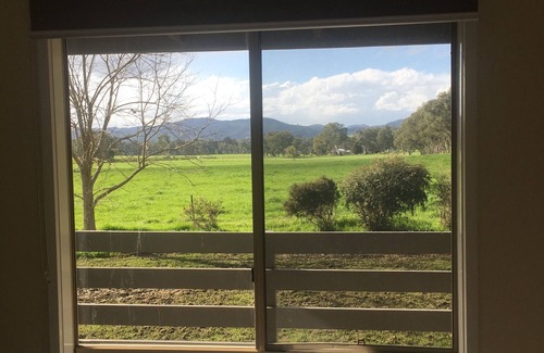 Homewood House | 'Poppy's', Rail Trail to Yea