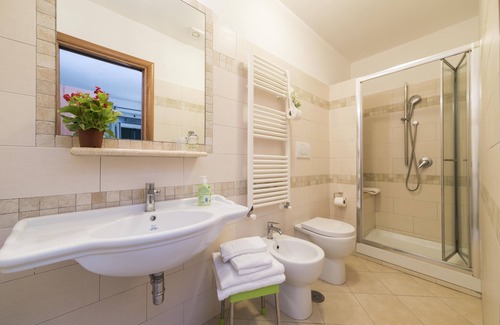 San Lazzaro Cabin | Poppy with en-suite bathroom - hiking Amalfi coast - Path of Gods