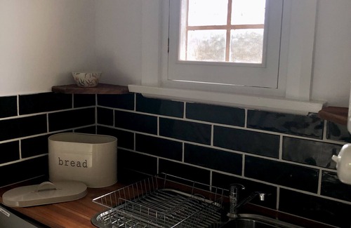 Angaston House | Poppy’s Place, a beautiful family & pet friendly1920’s bungalow.