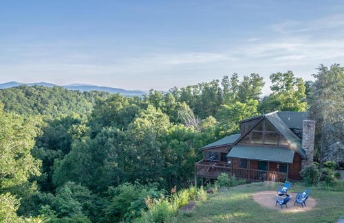 Dandridge House | Poppy’s Place Cabin