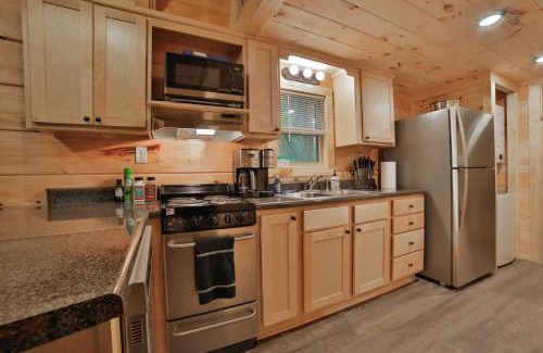 Lookout Valley Neighborhood Association House | Pops Cabin Lookout Mountain Luxury Tiny Home