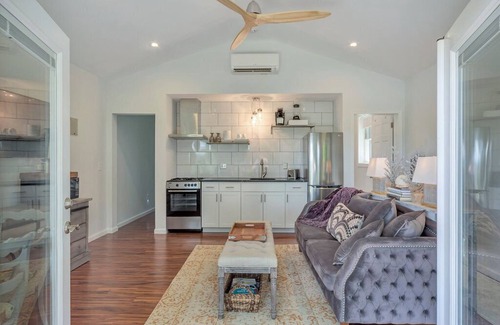 North Garden House | Pop’s Cottage. A private and serene setting in the country 10 minutes from UVa