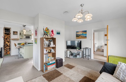 Omarama House | Pops Place - Omarama Holiday Home