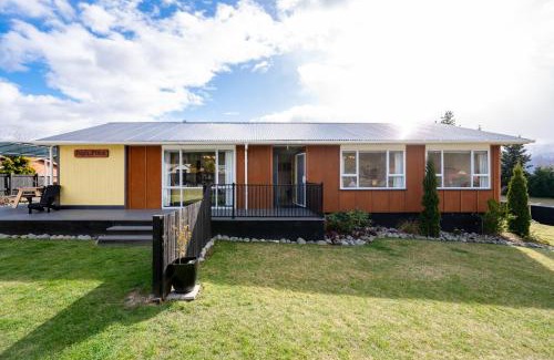 Omarama House | Pops Place - Omarama Holiday Home