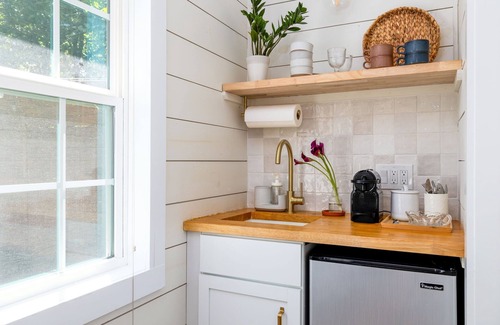 Govalle House | Popular East Side Charmer | Casita Cherico