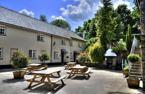 Tawstock Cottage | Popular family friendly cottages, heated indoor pool, 'Corner Cottage' sleeps 4