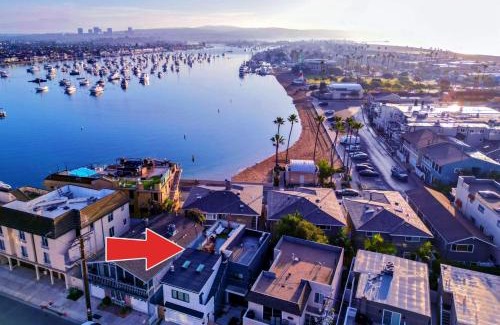 West Newport House | Popular Lux Beach Home - Steps to Ocean & Restaurants