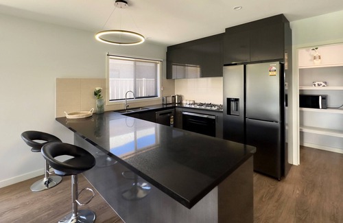 Kialla House | Popular Luxury Villa Kialla Shepparton