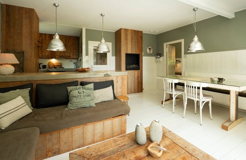 Nieuw-Haamstede Ski Chalet | Populierenlaan 21 modern holiday chalet with epic garden