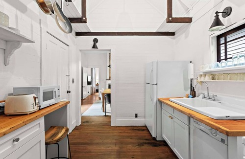 Cabbagetown House | Porch Cayenne by Minty Living