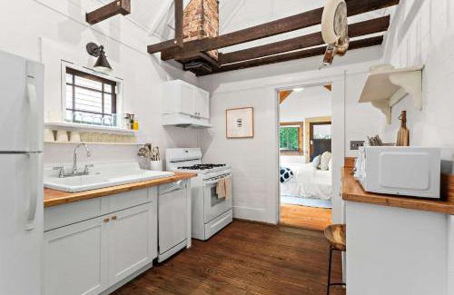 Cabbagetown House | Porch Cayenne