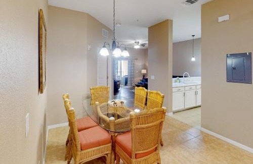 Bahama Bay Apartment | Porch Chat