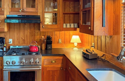 Beauregard Town Historic District House | Porch Swing & City Lights! Cozy home near LSU and Downtown