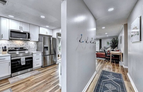 Alpharetta House | Porchlight Stay - Dine in downtown Alpharetta/shop at Avalon