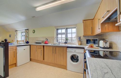 Harlyn House | Porghelly Cottage - Two Bedroom House, Sleeps 4