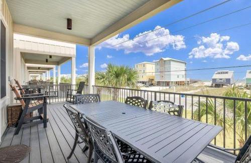 Gulf Shores House | Porpoise-full Life spacious beach home w ith pool
