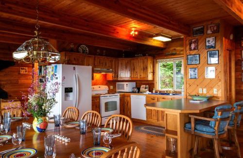 Port Angeles House | Port Angeles Blue Mountain Lodge with Bunkhouse
