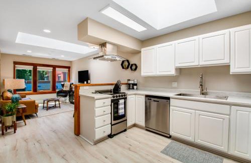 Port Angeles Apartment | Port Angeles City View Loft