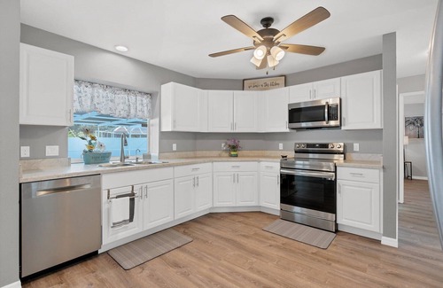Port Charlotte House | Port Charlotte 2 Bedroom Private Pool Dog Friendly Home