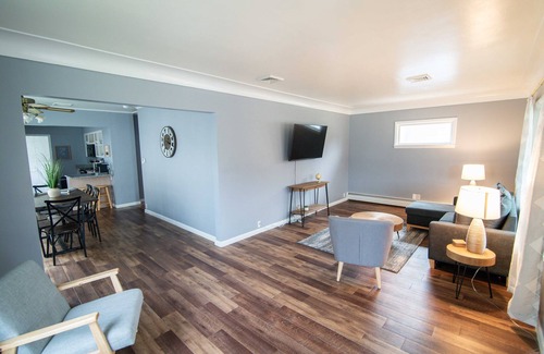 Port Clinton House | Port Clinton Lake House! 10 minute walk to Jet Express and town center
