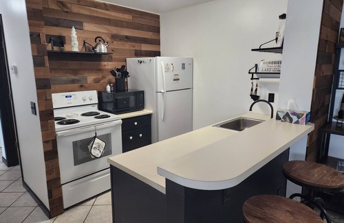 Port Clinton Condo | Port Clinton Paradise-Waterfront 2-bedrooms, Pool, & Hot Tub by Jet Express