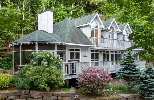 Lake of Bays Resort | Port Cunnington Lodge