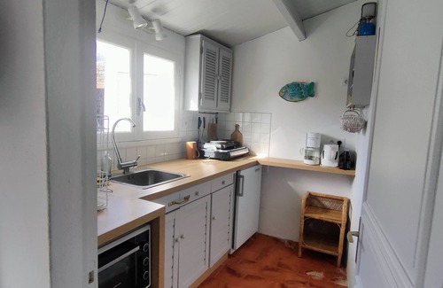 Ile d'Yeu House | Port de la Meule - small fisherman's cottage with enclosed garden