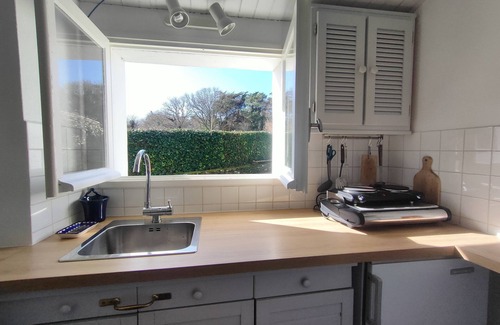 Ile d'Yeu House | Port de la Meule - small fisherman's cottage with enclosed garden