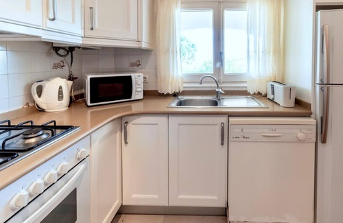 Ciudad Universitaria Apartment | Port de la Selva 94 - Apartment with large garden