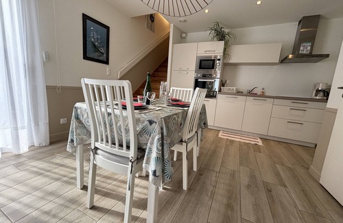 Perros-Guirec Cottage | Port, Duplex Standing * 51 m²/4-5 people, Garden & Parking, Wifi
