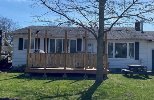 Port Elgin House | Port Elgin - 388 Green - situated conveniently between downtown and the beach.