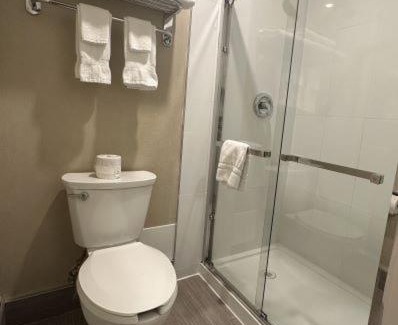 Port Hope Hotel | Port Hope Inn & Suites