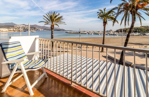Llanca Apartment | Port Llançà 30 - apartment right on the seafront