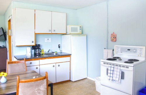 Port Loring Hotel | Port Loring Northland Motel