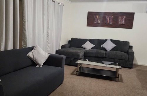 Wurruk House | Port of Sale, town centre 5KM drive